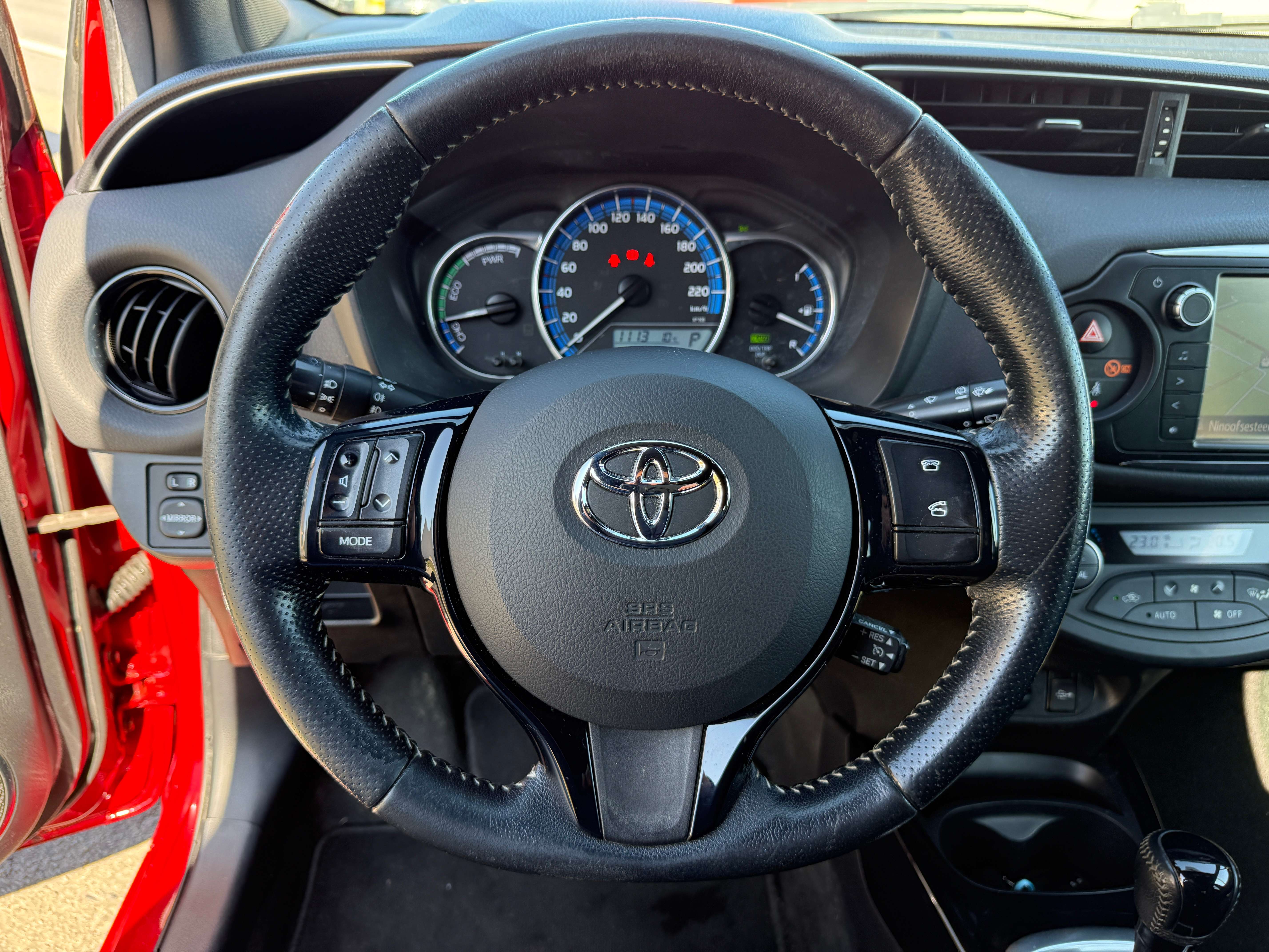 Toyota Yaris 1,5 HYBRIDE VVT-IE LOUNGE