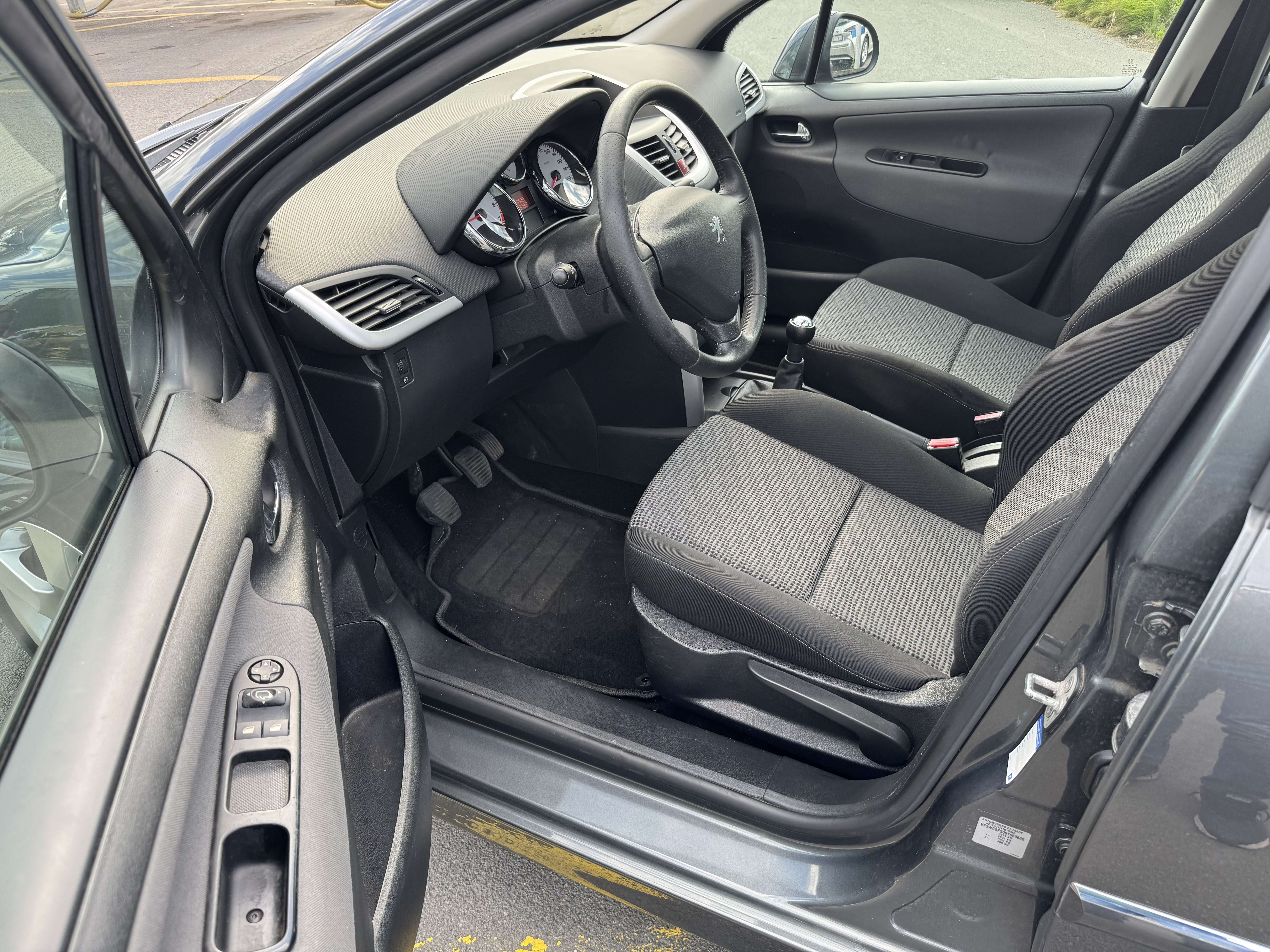 Peugeot 207 1.6i 16v✅113782km✅toit panoramique/Aico digita