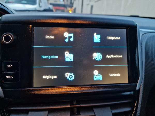 Peugeot 208 (2) 1.2 ESSENCE 110 S&amp;S 6CV ALLURE BUSINESS EAT6 5P