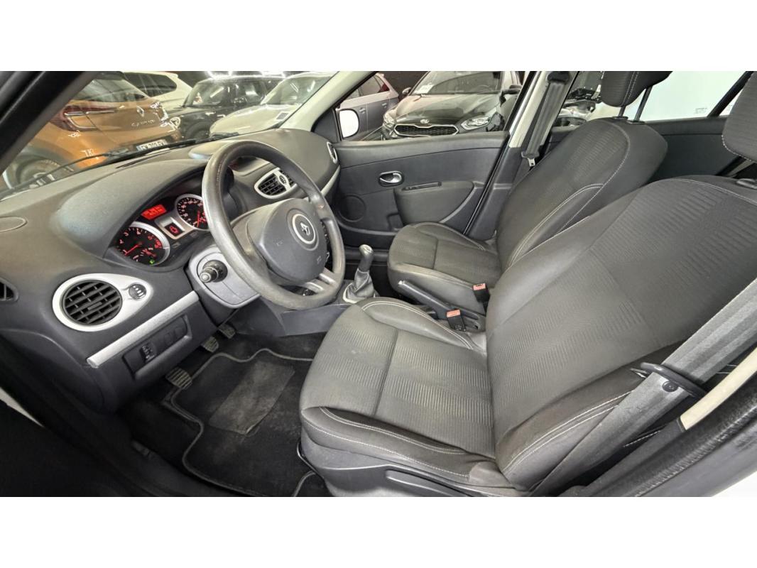 Renault Clio 3 1.5DCI 75 - PHASE 2 CLIM DISTRI GARANTIE CT OK
