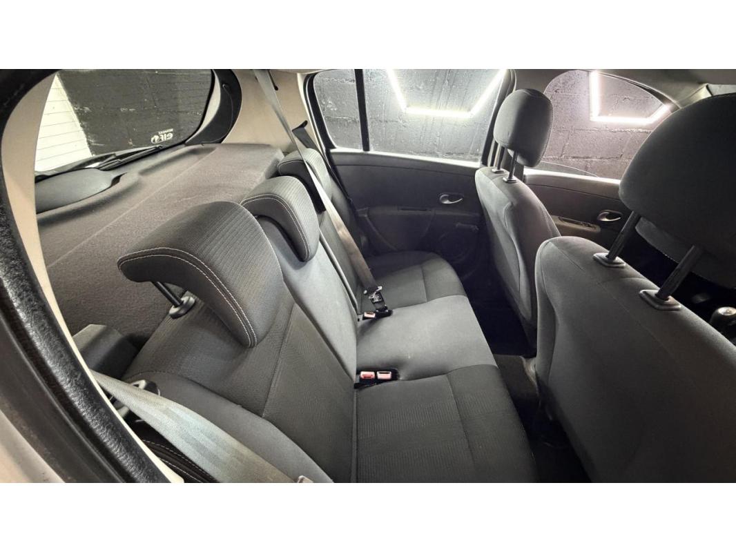 Renault Clio 3 1.5DCI 75 - PHASE 2 CLIM DISTRI GARANTIE CT OK