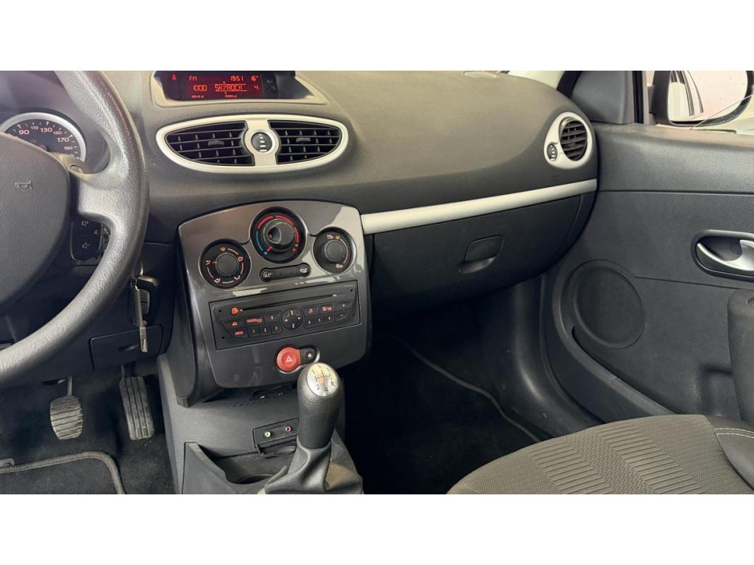 Renault Clio 3 1.5DCI 75 - PHASE 2 CLIM DISTRI GARANTIE CT OK