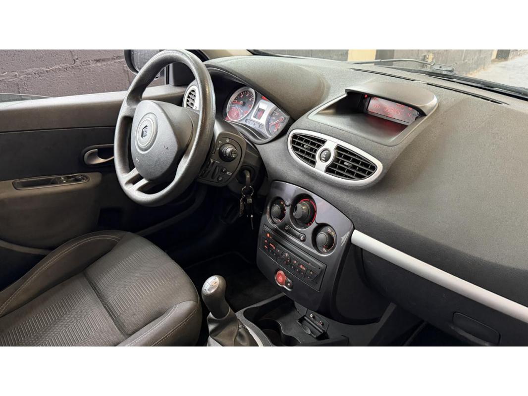 Renault Clio 3 1.5DCI 75 - PHASE 2 CLIM DISTRI GARANTIE CT OK