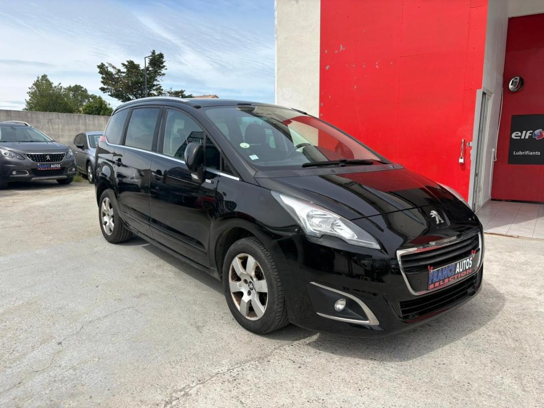 Peugeot 5008 1.6L HDI 120 CH BOITE AUTO 7 PLACES TOIT PANORAMIQUE - RÉVISÉE ET GARANTIE EUROPE