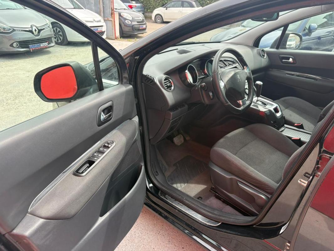 Peugeot 5008 1.6L HDI 120 CH BOITE AUTO 7 PLACES TOIT PANORAMIQUE - RÉVISÉE ET GARANTIE EUROPE