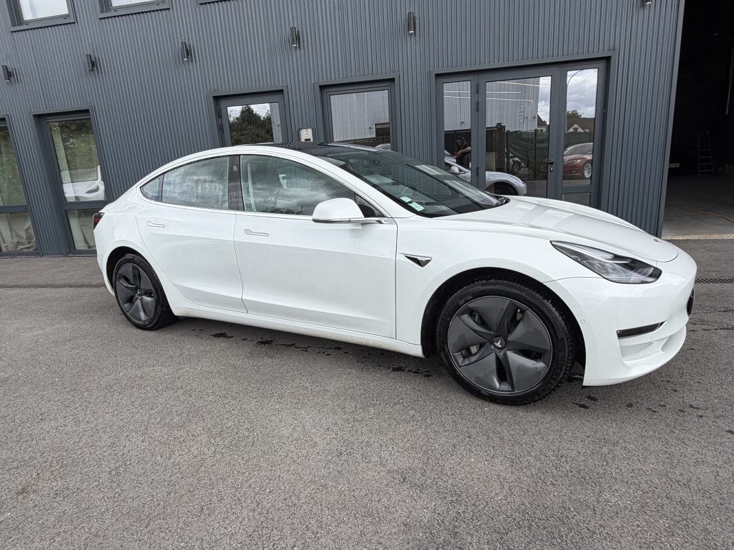 Tesla Model 3 DUAL MOTOR AWD GRANDE AUTONOMIE