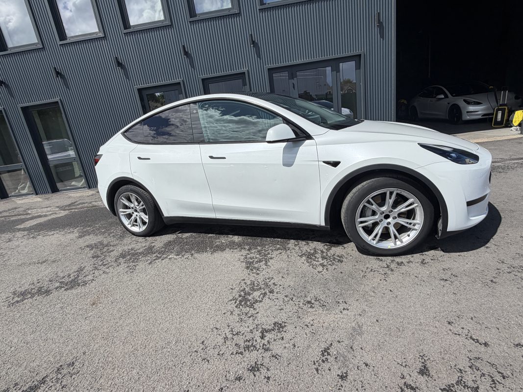 Tesla Model Y STANDARD RWD