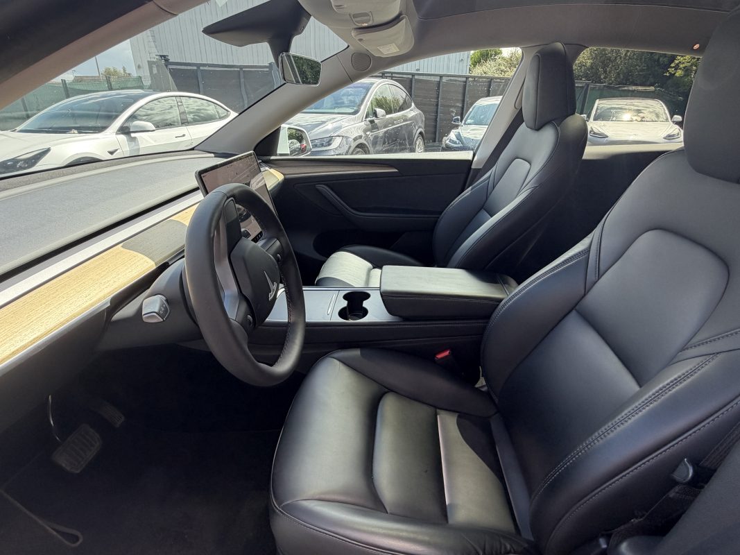 Tesla Model Y STANDARD RWD