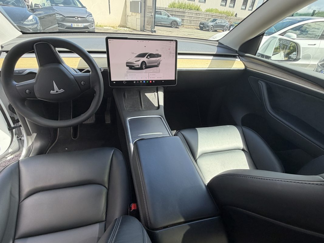 Tesla Model Y STANDARD RWD