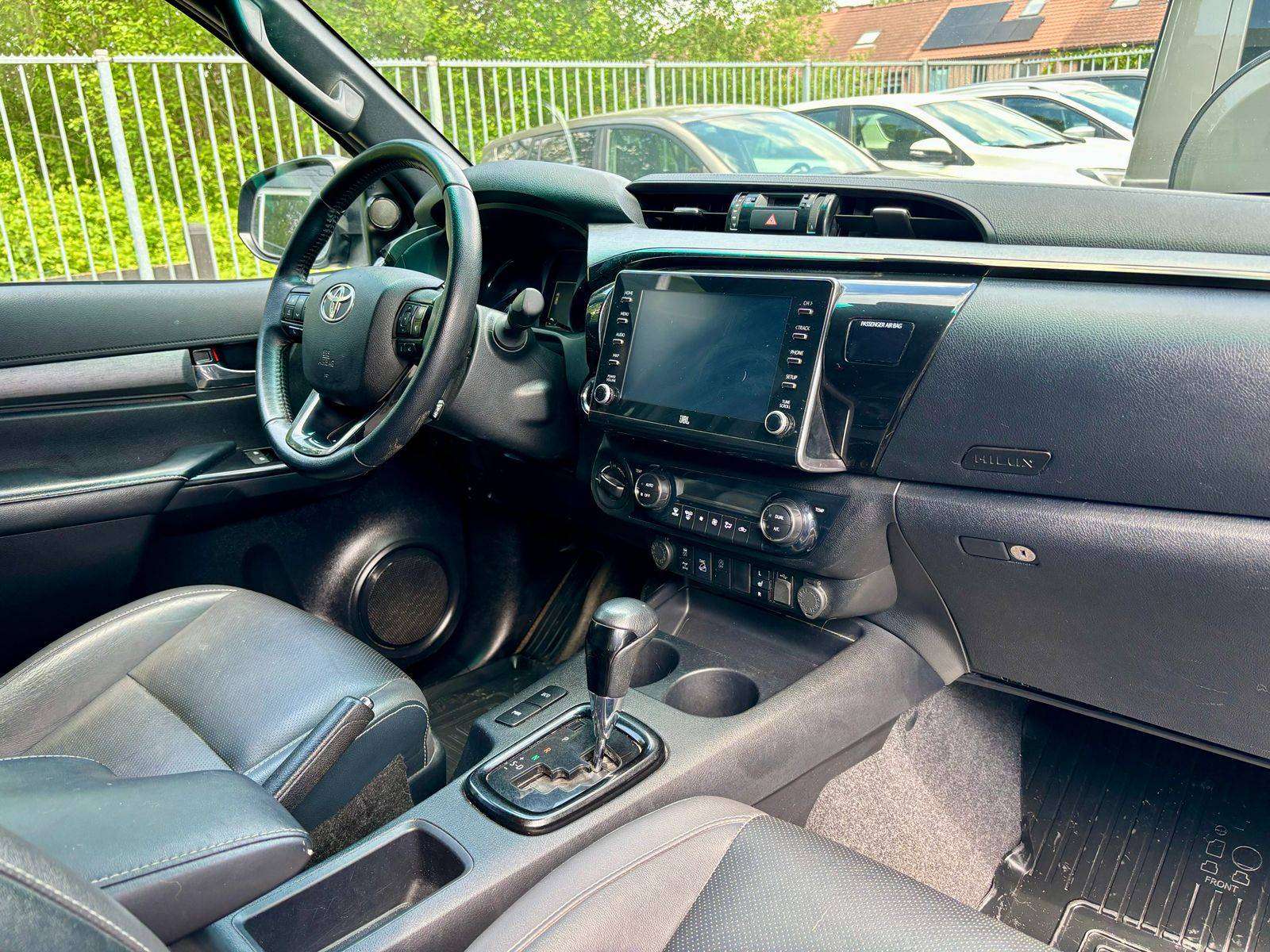 Toyota Hilux 2.8 D 35.500 + TVA invincible Belgium Car/1 Owner/Full Service History