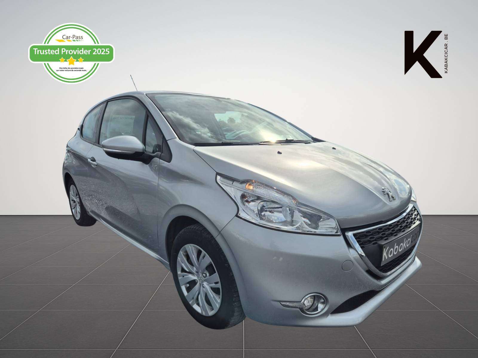 Peugeot 208 1.6i Allure / Navigation / Climatisation / USB - MP3 / Garantie 12 Mois