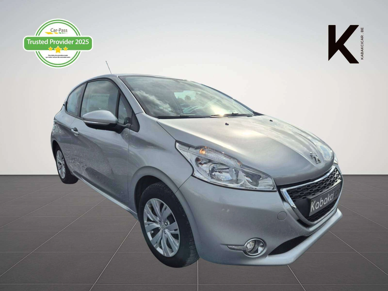 Peugeot 208 1.6i Allure / Navigation / Climatisation / USB - MP3 / Garantie 12 Mois