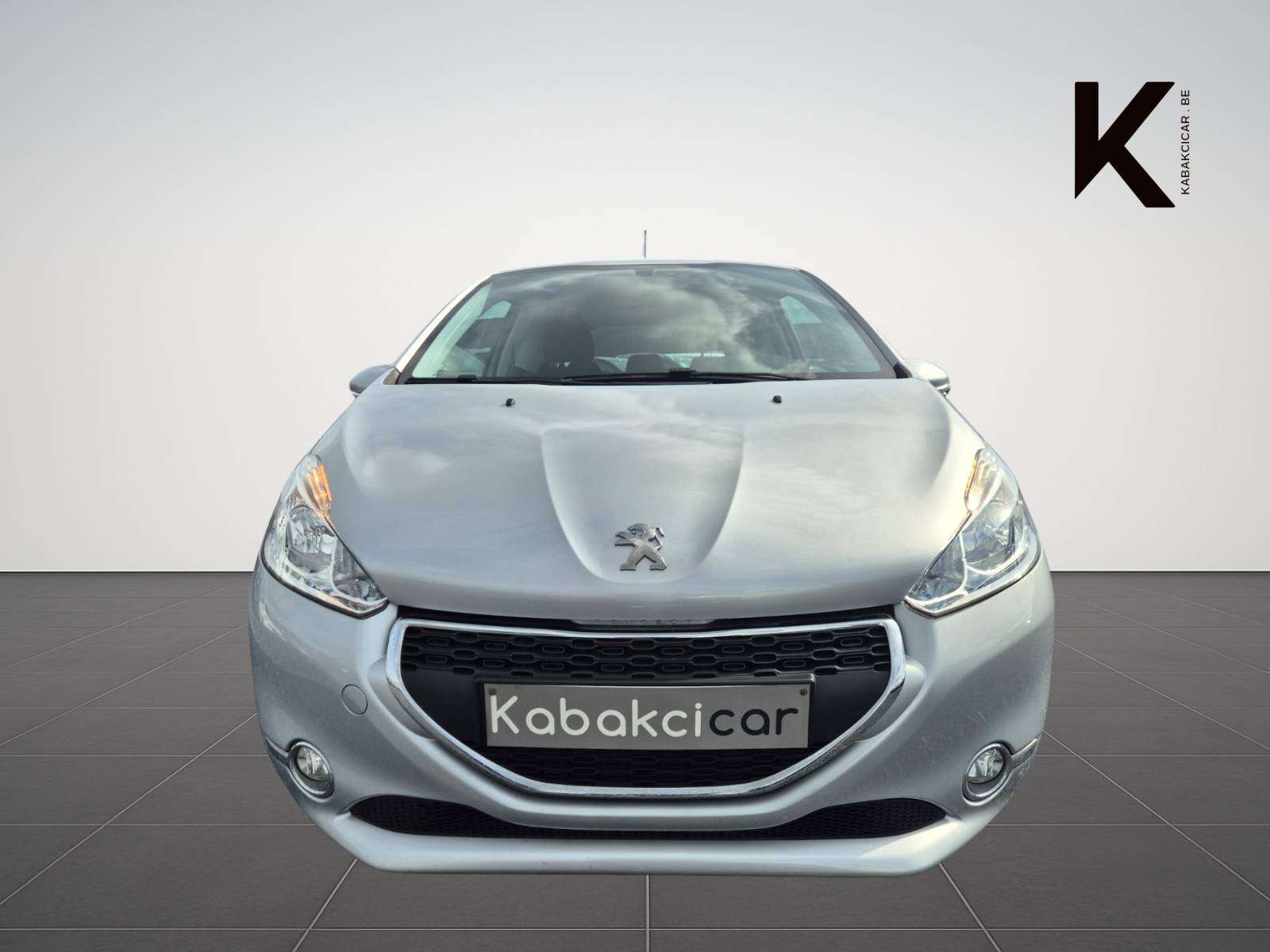 Peugeot 208 1.6i Allure / Navigation / Climatisation / USB - MP3 / Garantie 12 Mois