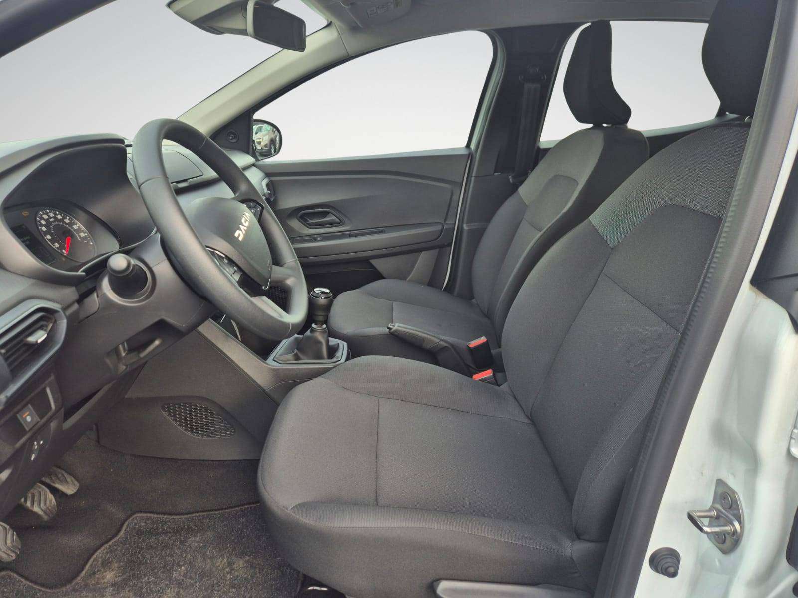 Dacia Sandero 1.0i SCe Essential / Voiture "Neuve" - 5.881 Km ! / Capteurs de Recul / USB / Garantie 12 Mois