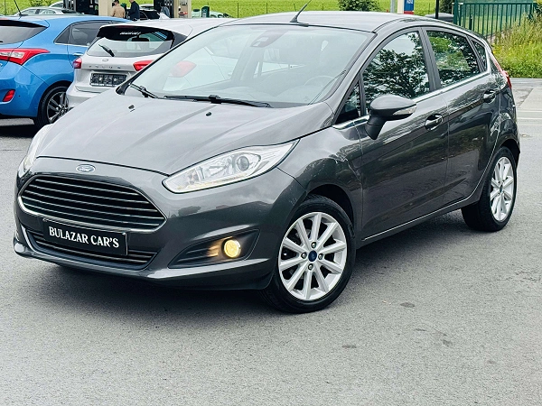 Ford Fiesta Fiesta 1.0i Titanium*1 ER MAIN*CARNET*CLIM*GARANTIE 12 MOIS