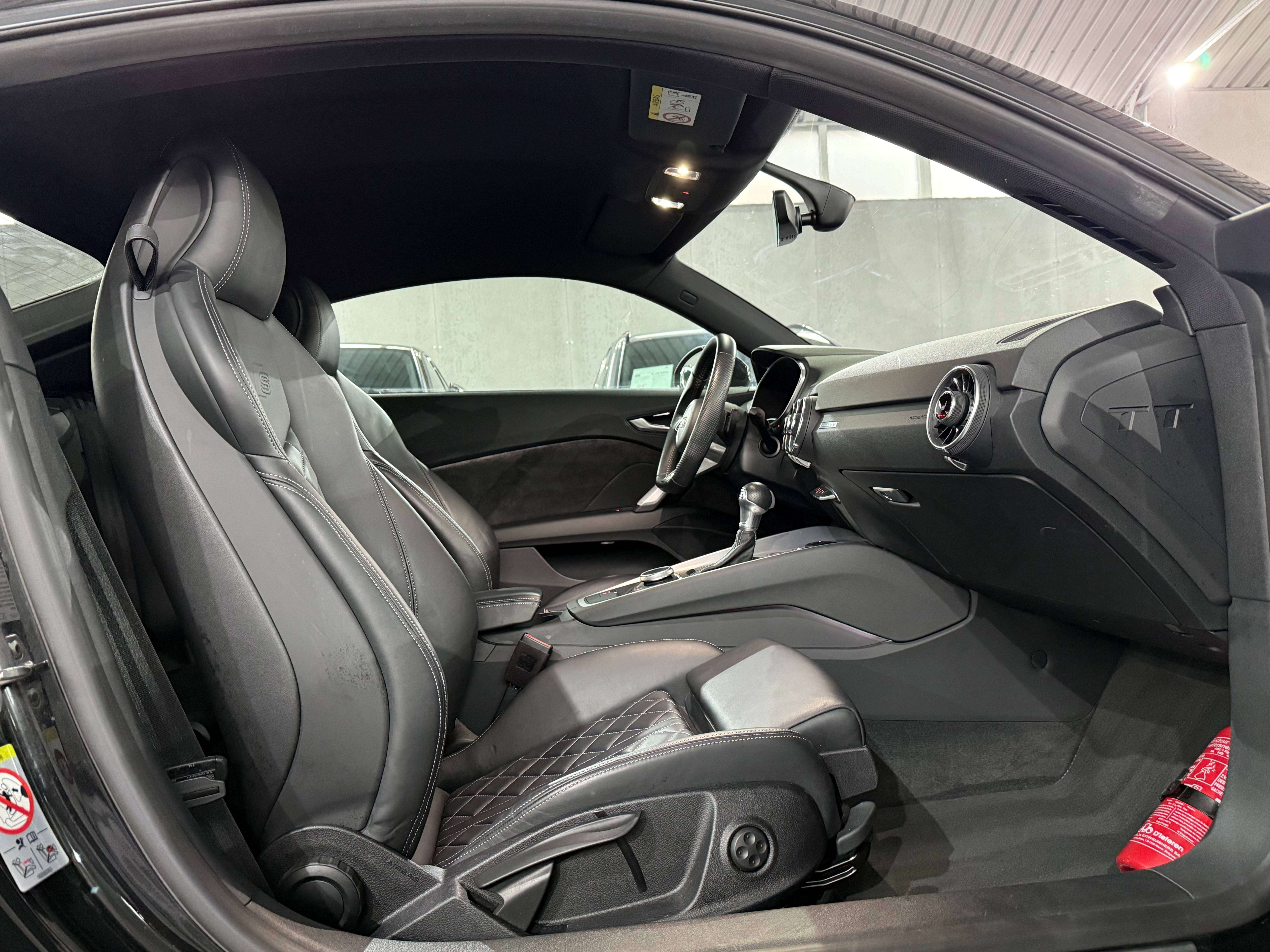 Audi TT Coupé 40 TFSI S Line Compétition Shadow Look Etat Neuf
