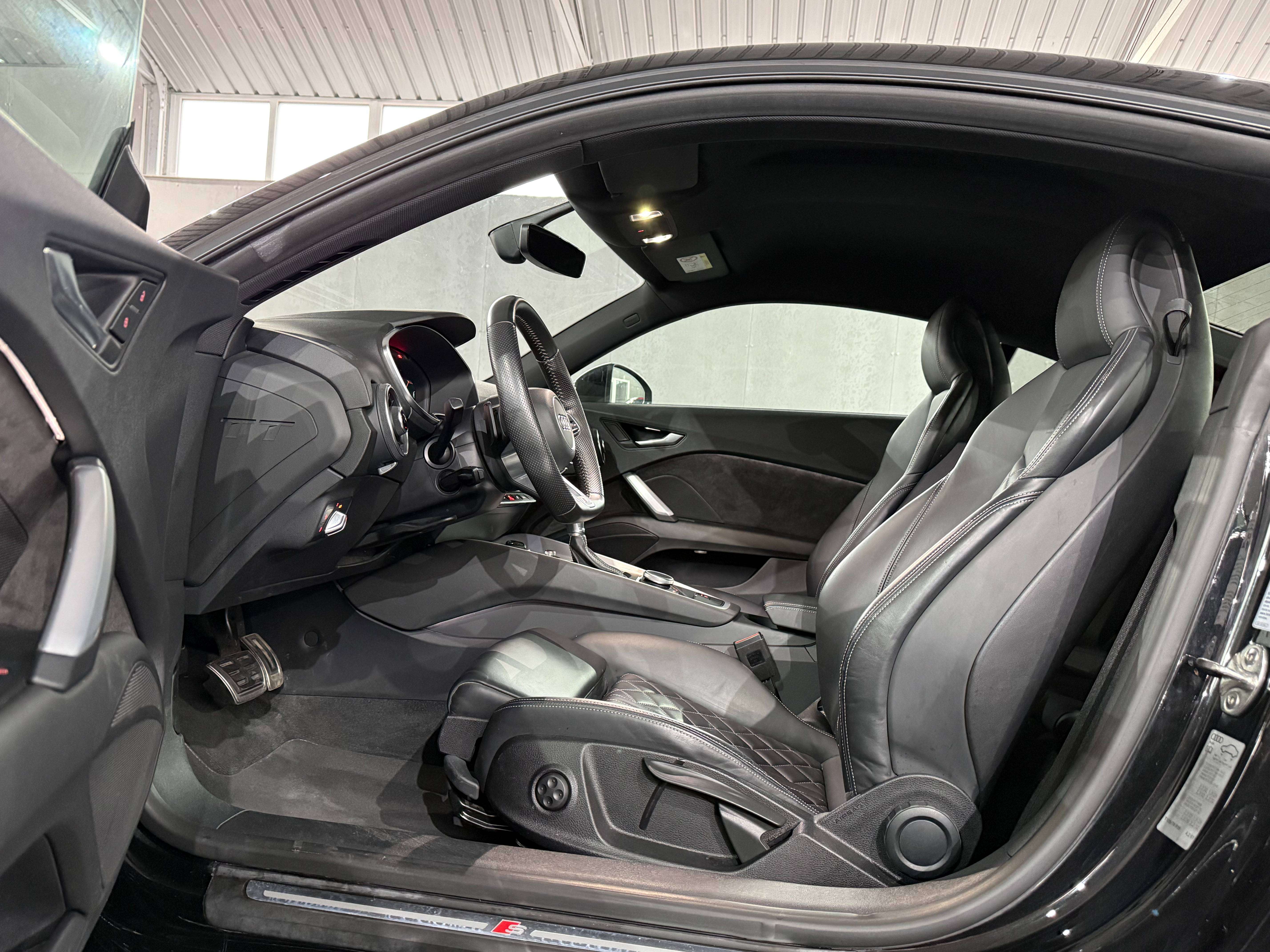 Audi TT Coupé 40 TFSI S Line Compétition Shadow Look Etat Neuf