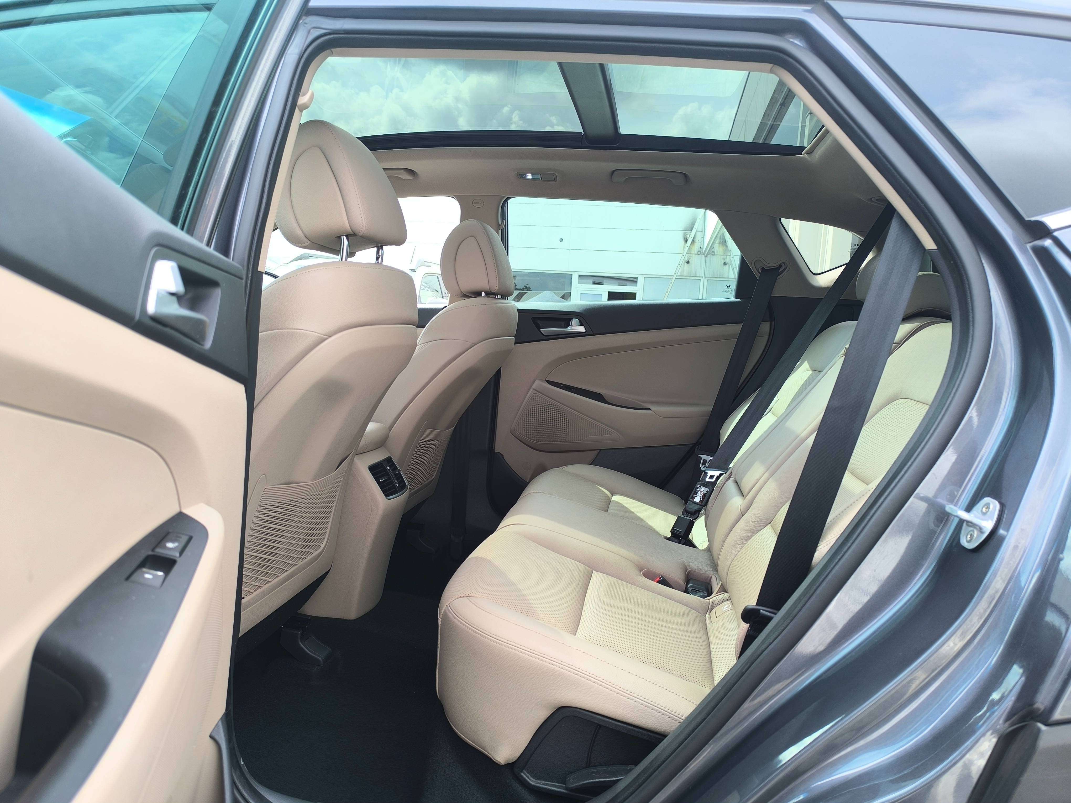 Hyundai TUCSON Tucson 2.0 CRDi B.AUTO 4WD EXECUTIVE CUIR BI-XENON GPS T.PANO