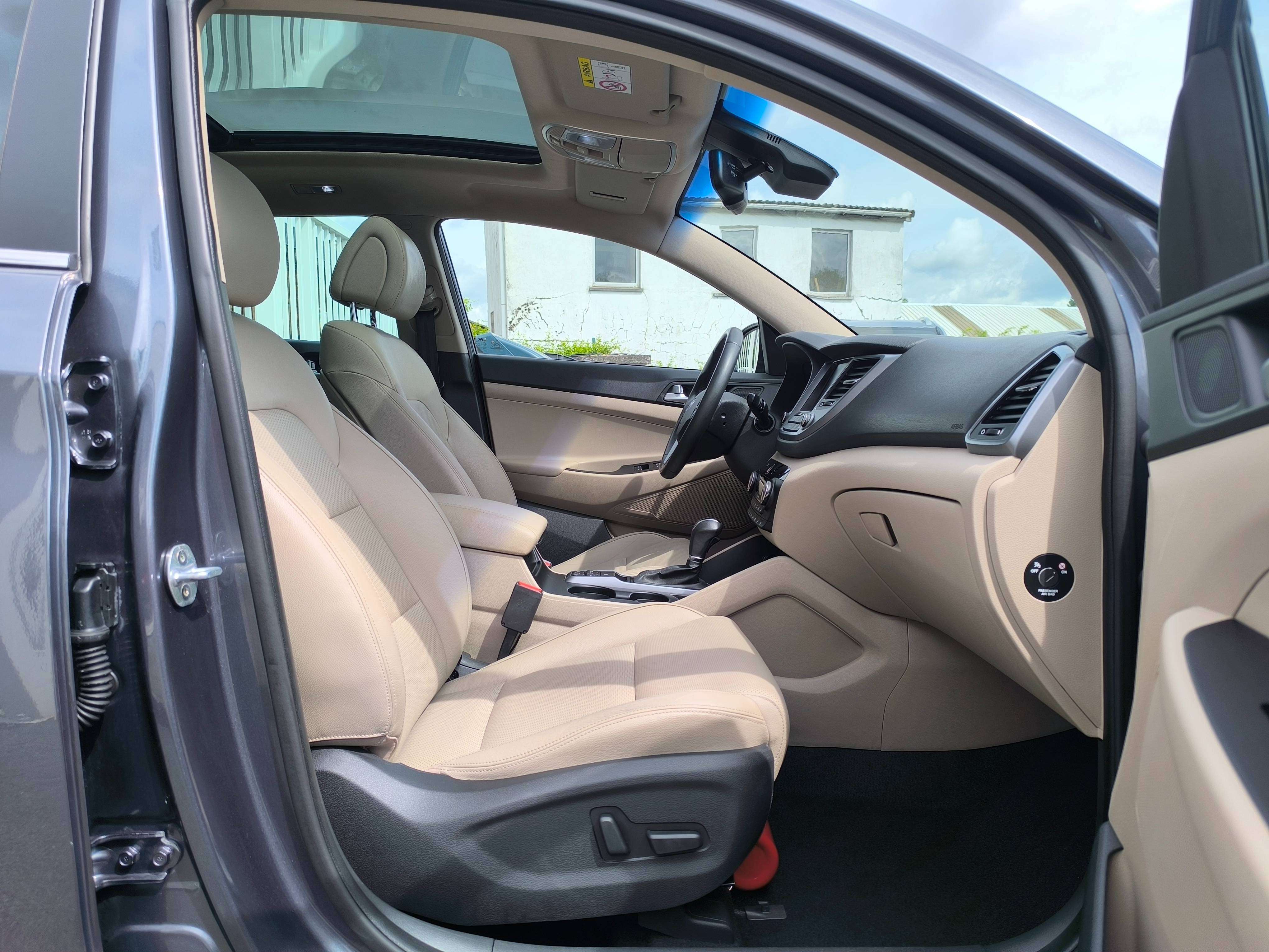 Hyundai TUCSON Tucson 2.0 CRDi B.AUTO 4WD EXECUTIVE CUIR BI-XENON GPS T.PANO