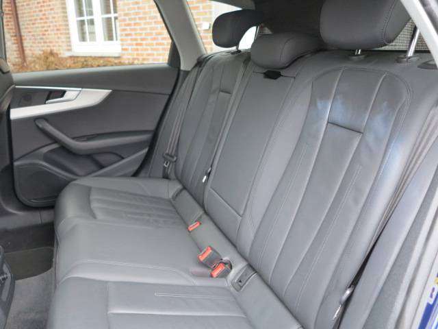 Audi A4 Avant 30 TDi  S-LINE Business Edition S tronic + PROMO + GARANTIE!