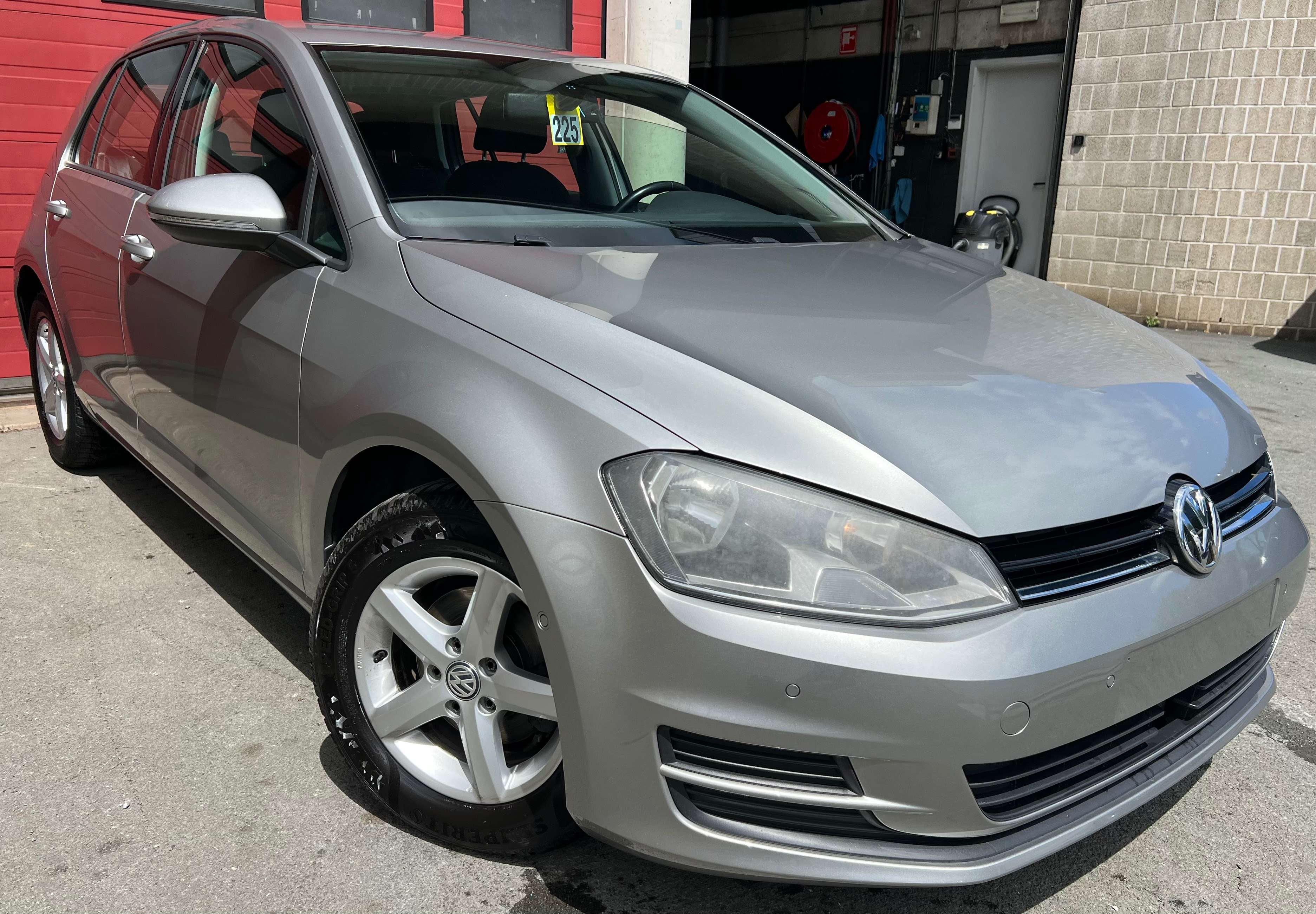 Volkswagen Golf 1.6 CR TDi Trendline + NAVI + CLIM