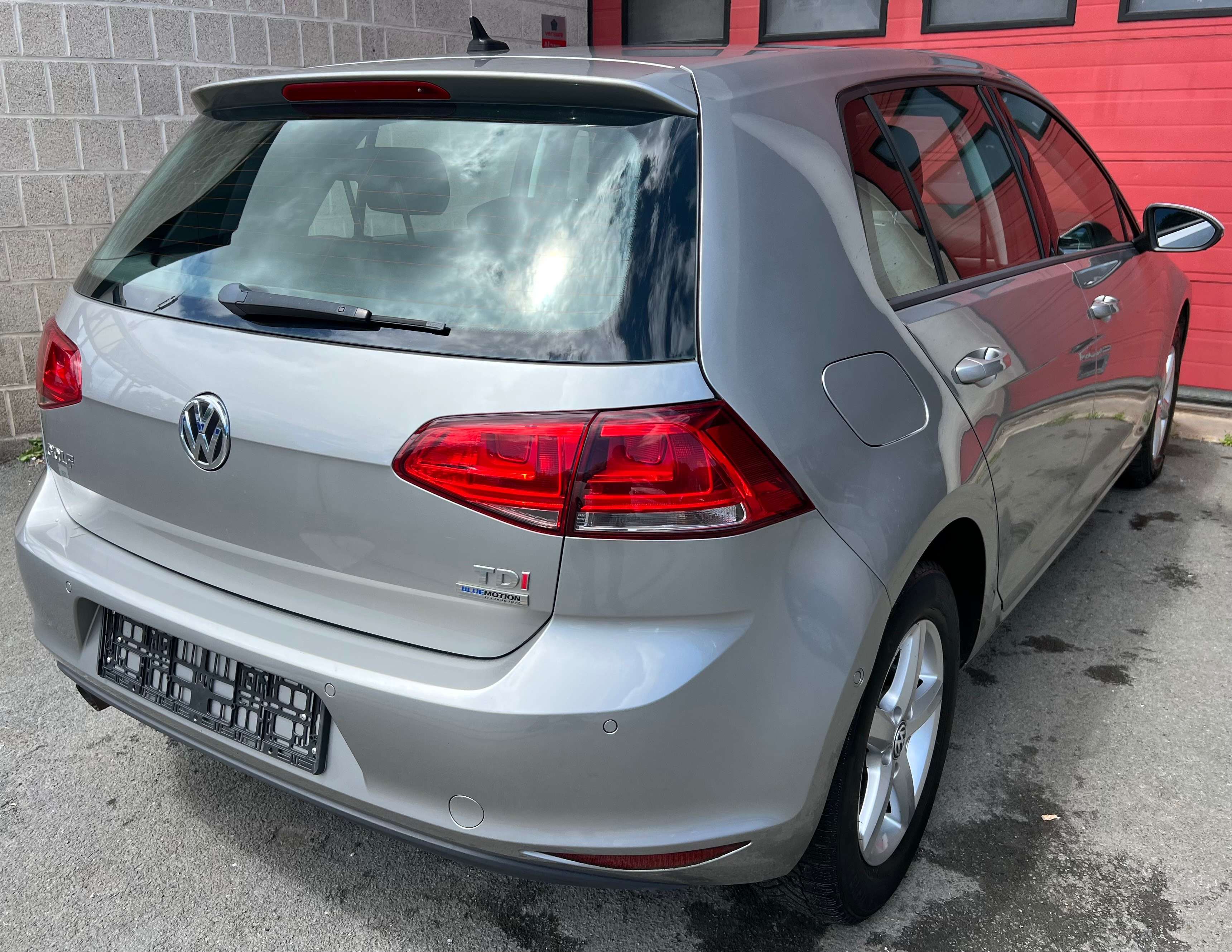 Volkswagen Golf 1.6 CR TDi Trendline + NAVI + CLIM