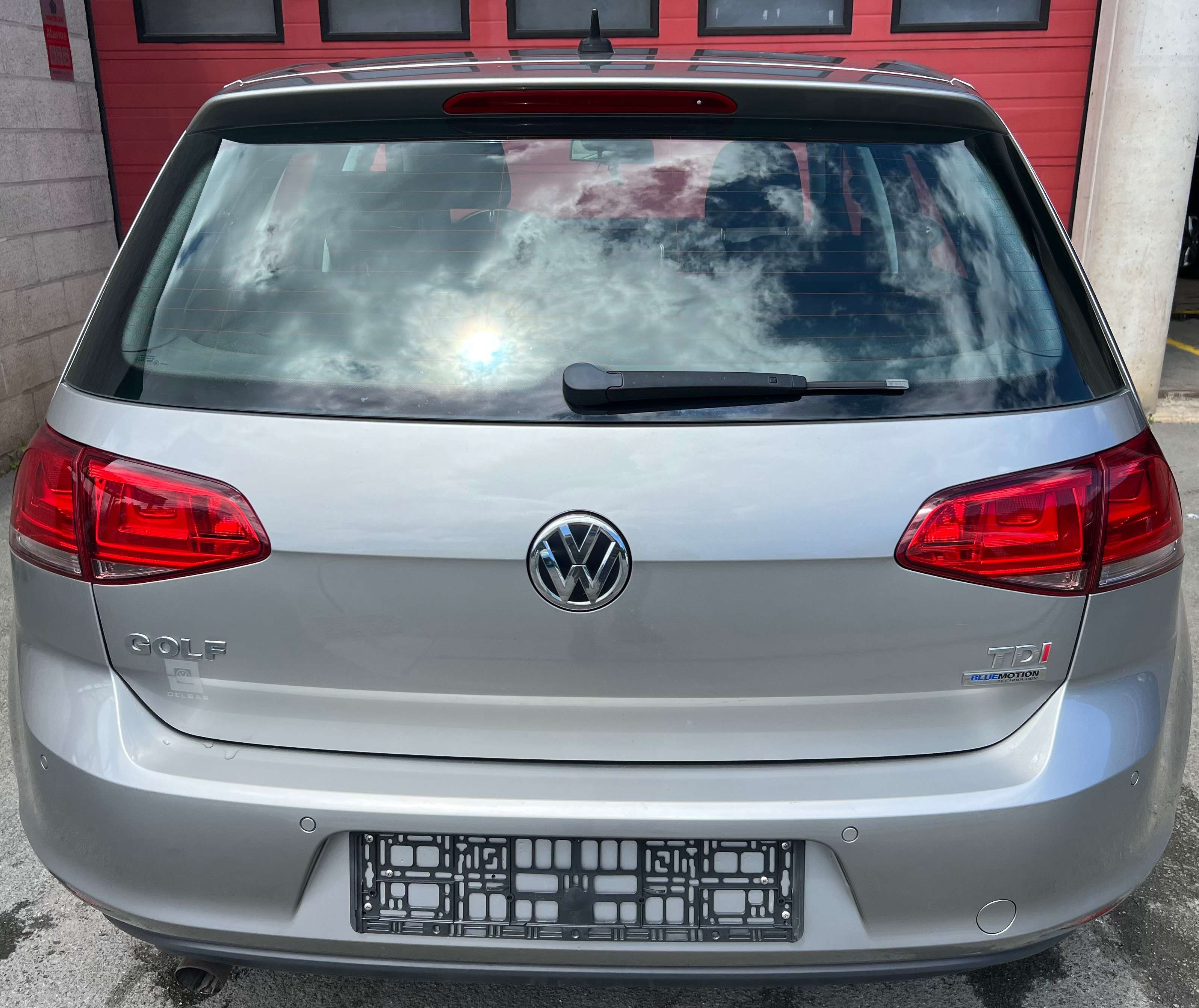 Volkswagen Golf 1.6 CR TDi Trendline + NAVI + CLIM