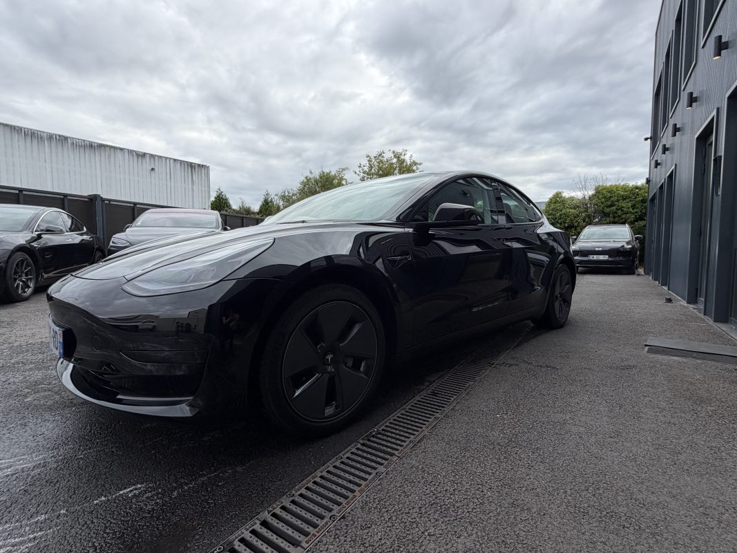 Tesla Model 3 STANDARD RANGE RWD