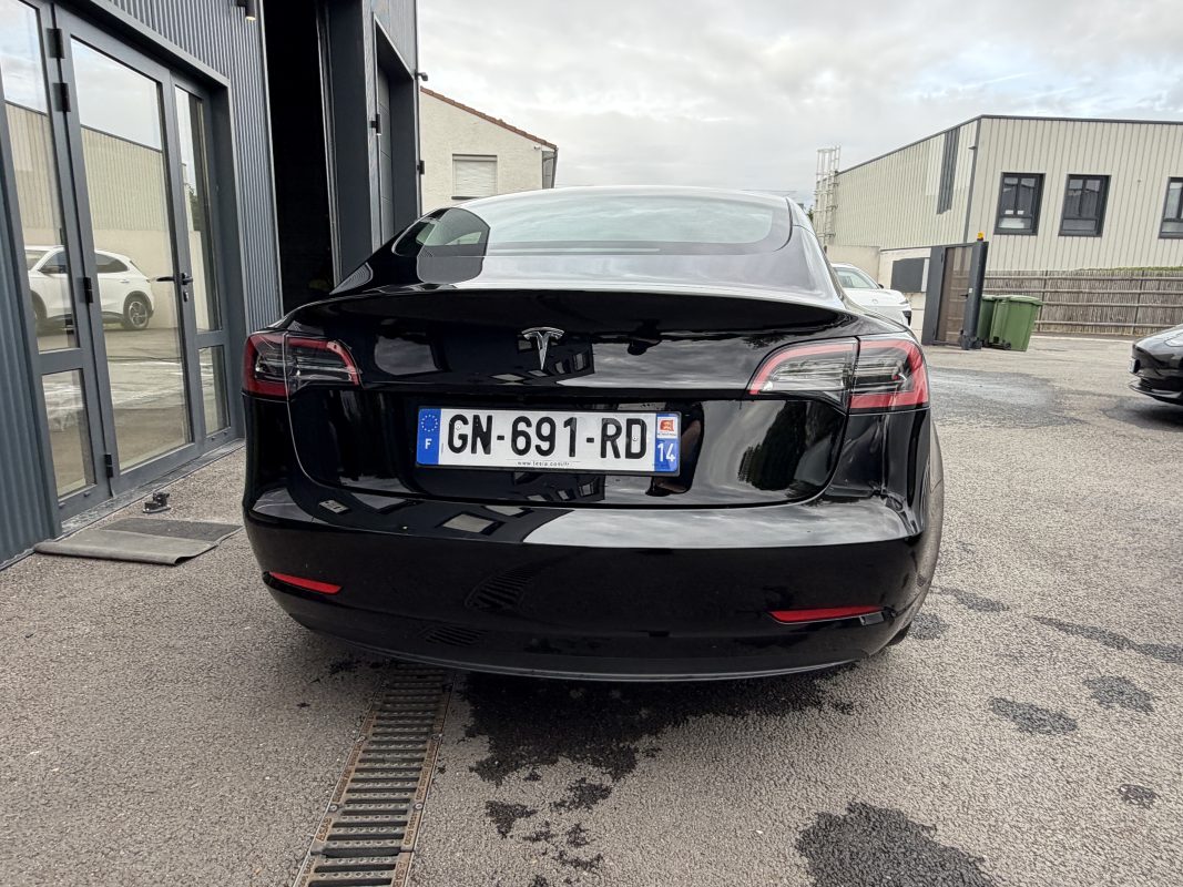 Tesla Model 3 STANDARD RANGE RWD