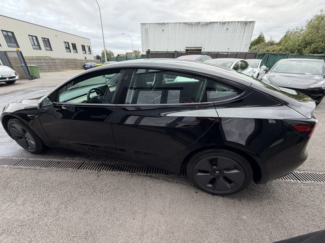 Tesla Model 3 STANDARD RANGE RWD