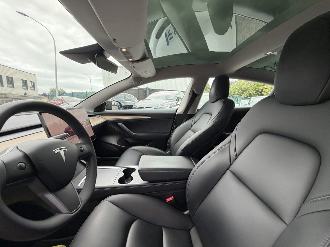 Tesla Model 3 STANDARD RANGE RWD