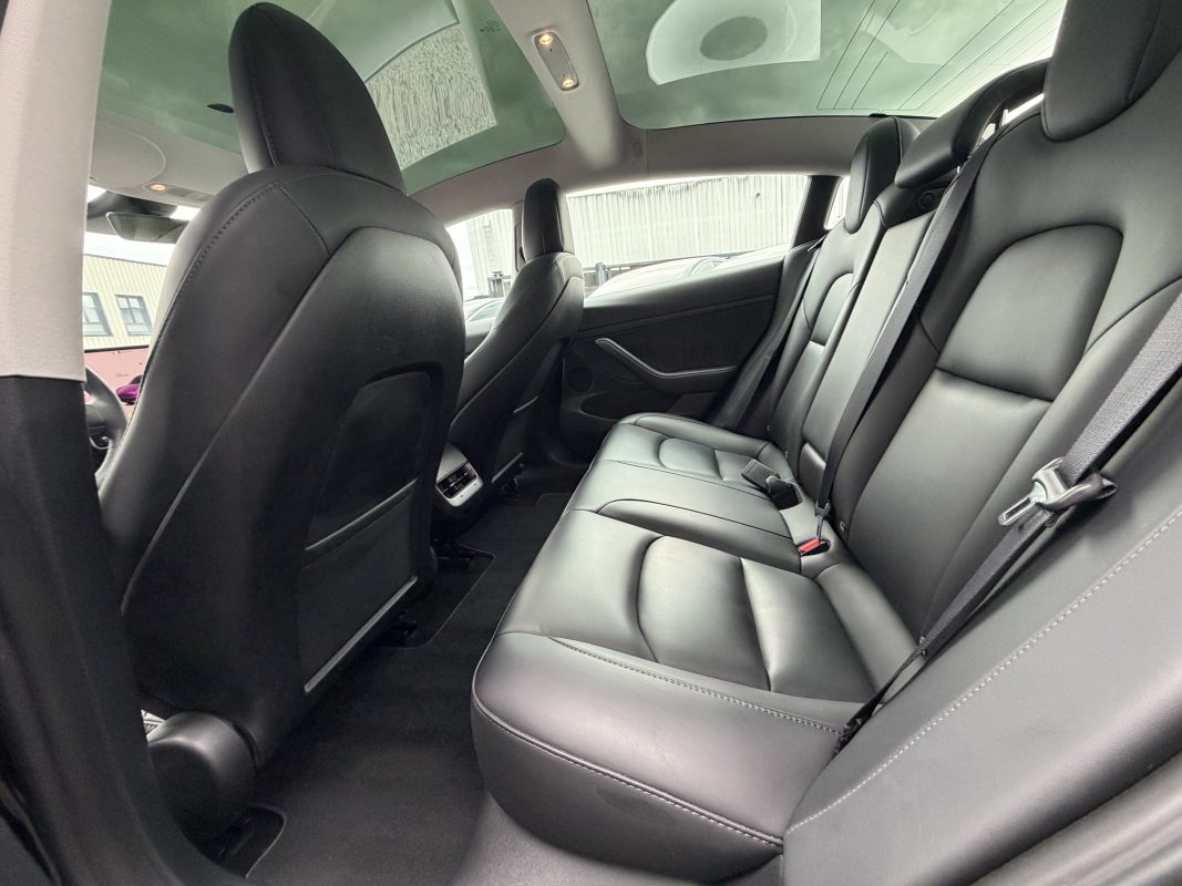 Tesla Model 3 STANDARD RANGE RWD