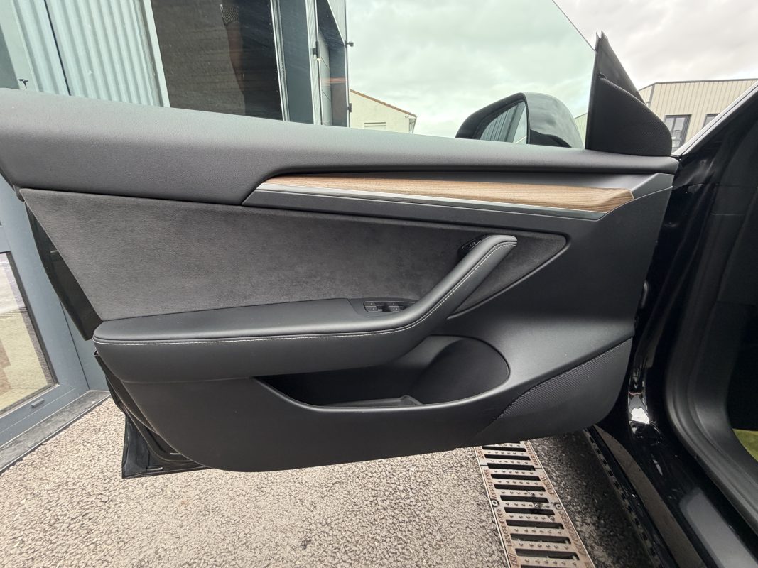 Tesla Model 3 STANDARD RANGE RWD