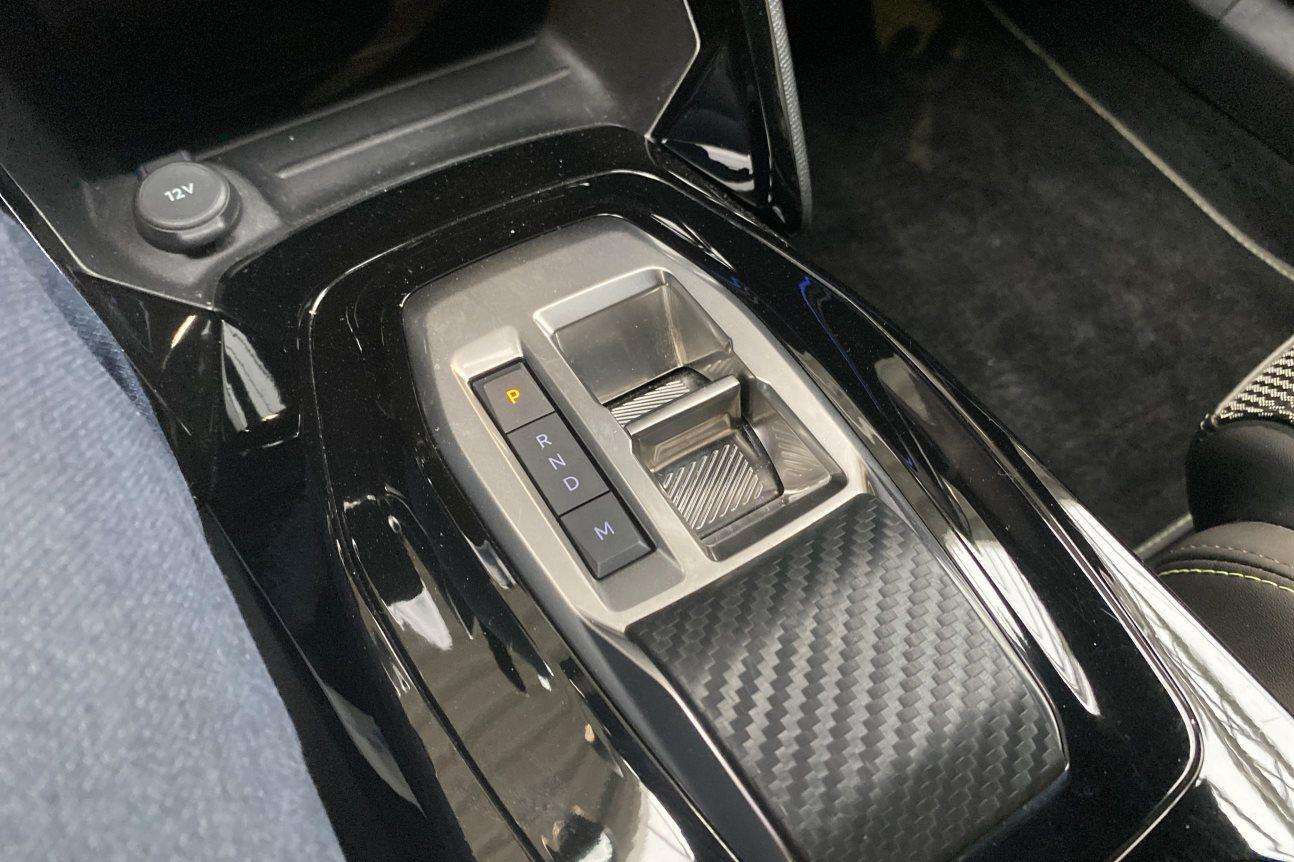 Peugeot 2008 GT HYBRID *Caméra recul MirrorLink