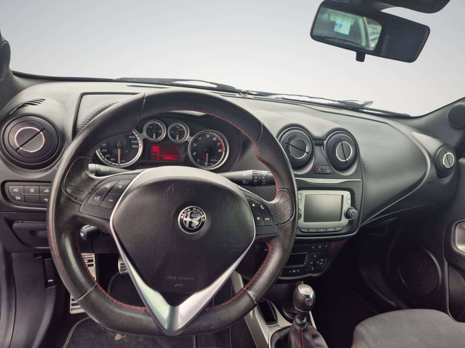 Alfa Romeo MiTo 1.4i Super / Navigation / Ecran Multifonction / Alcantara Partiel / Garantie 12 Mois