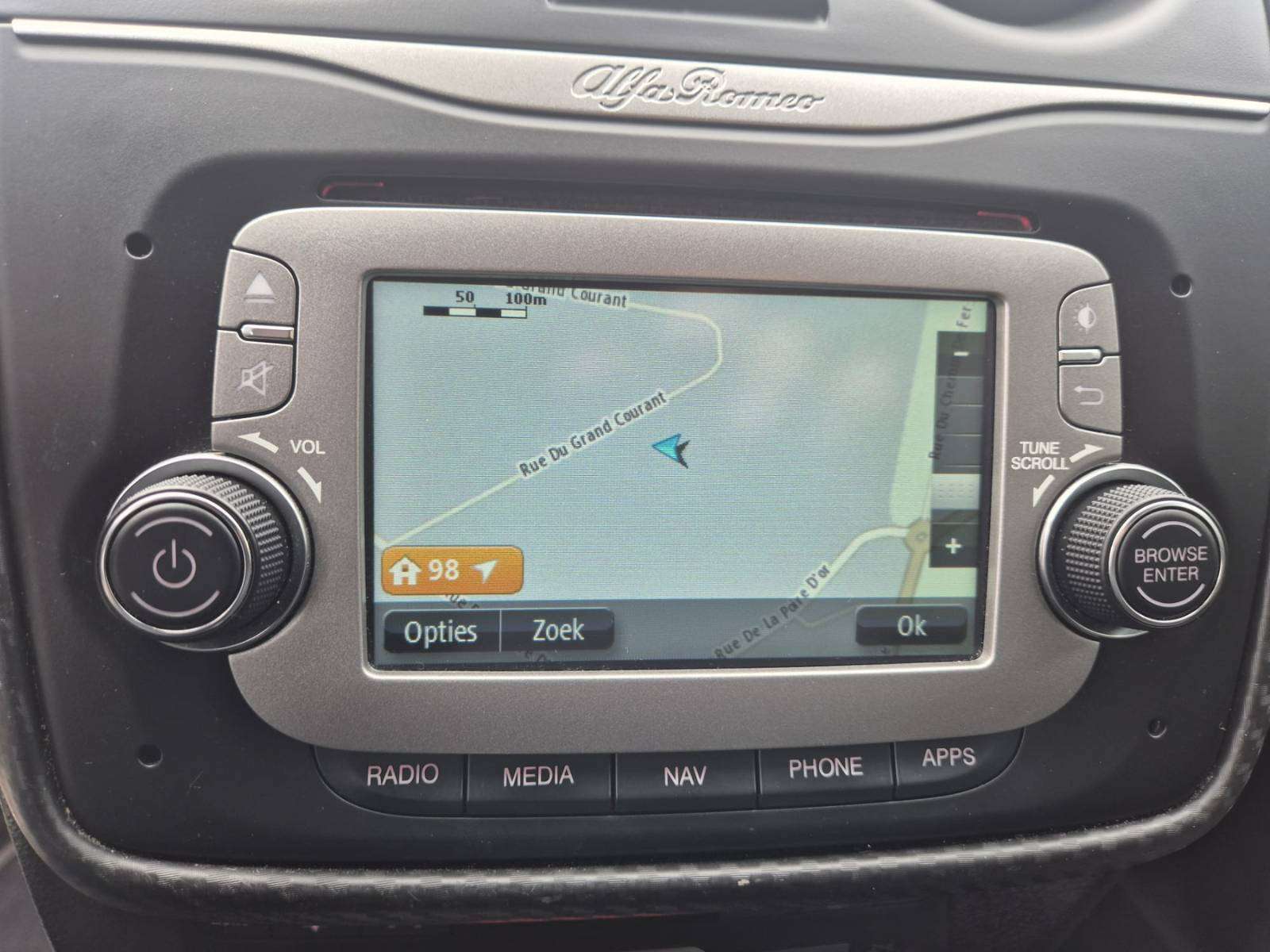 Alfa Romeo MiTo 1.4i Super / Navigation / Ecran Multifonction / Alcantara Partiel / Garantie 12 Mois