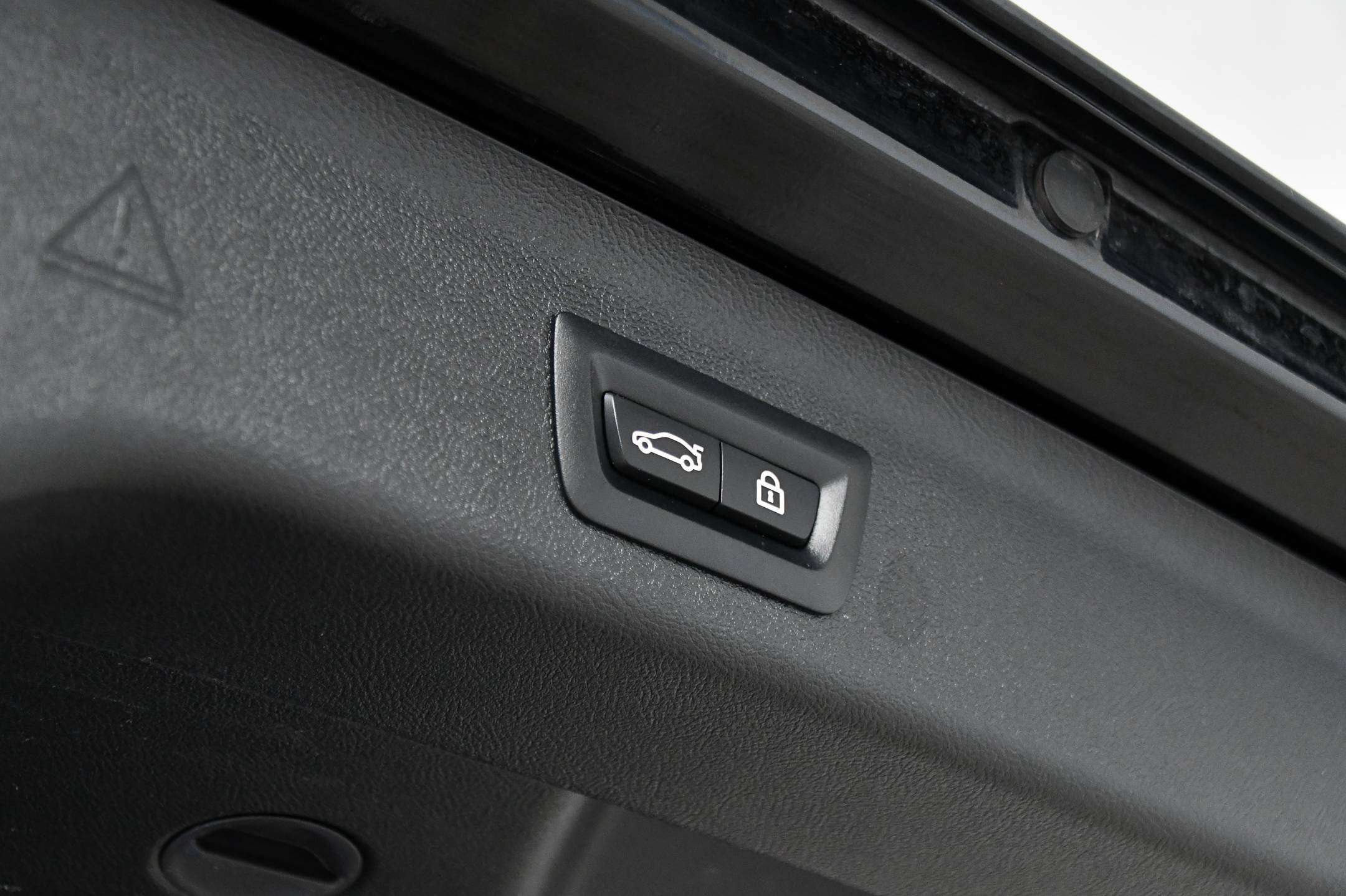 BMW 530 Touring X-Drive I PHEV I M-SPORT I Adaptief onderstel I Integral Active Steering I Laserlichten I Panodak