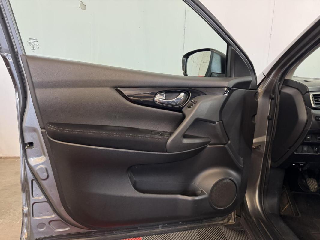 Nissan Qashqai 1.6 dCi FAP - 130 2016 II N-Connecta ENTRETIEN A JOUR TOIT PANORAMIQUE CAMERA 360°