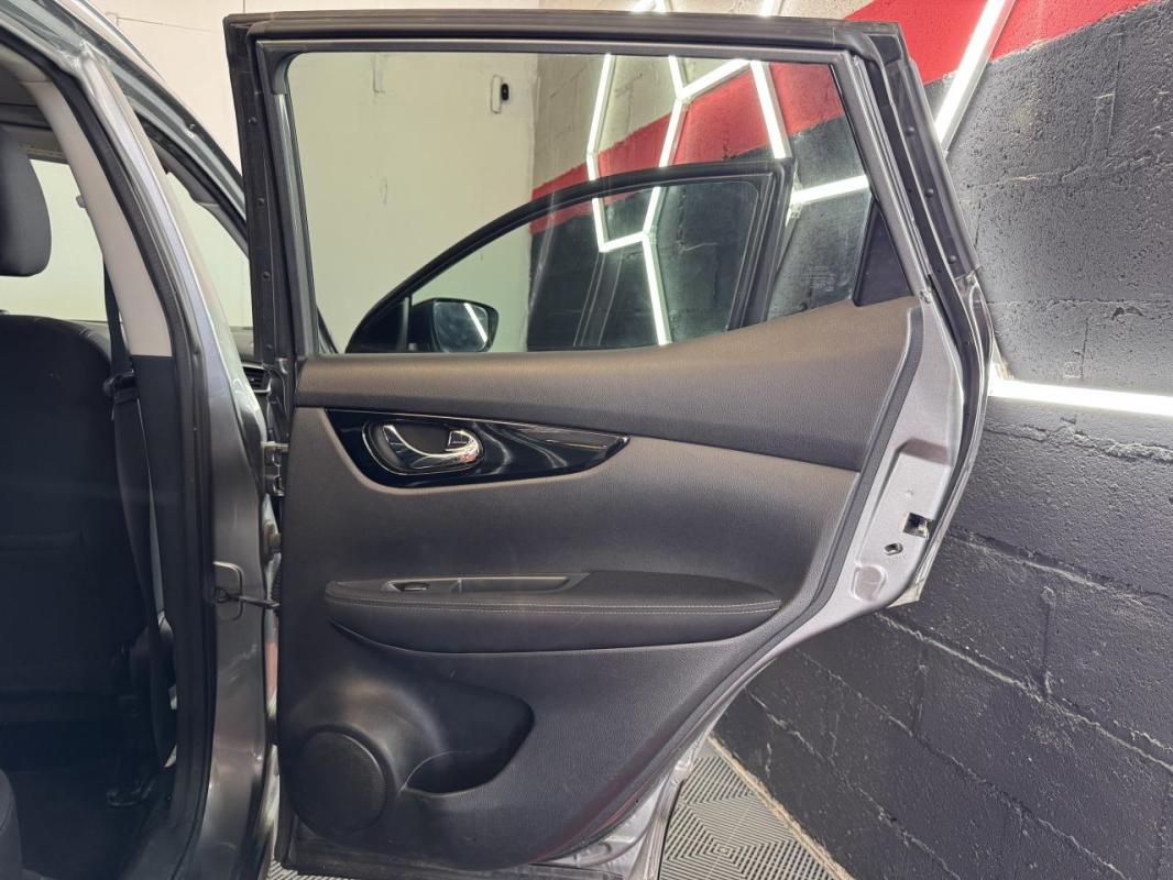 Nissan Qashqai 1.6 dCi FAP - 130 2016 II N-Connecta ENTRETIEN A JOUR TOIT PANORAMIQUE CAMERA 360°