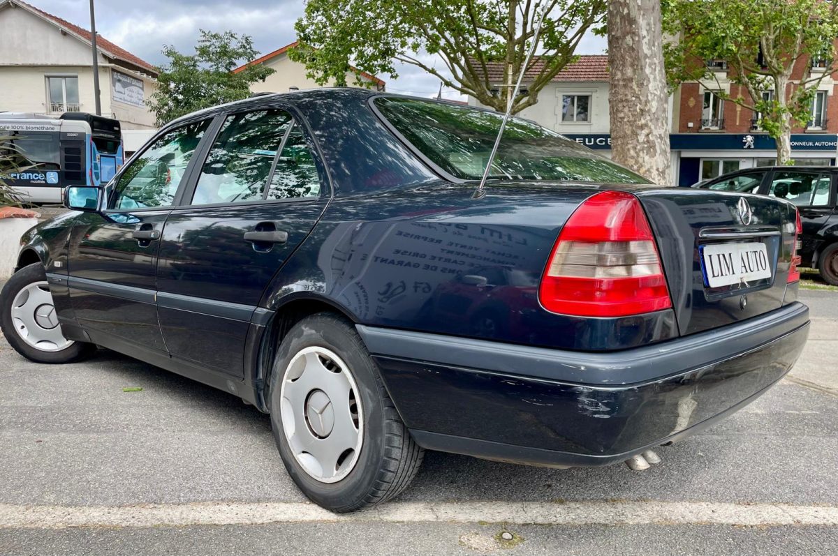 Mercedes-Benz Classe C 250TD 150ch CLASSIC BA