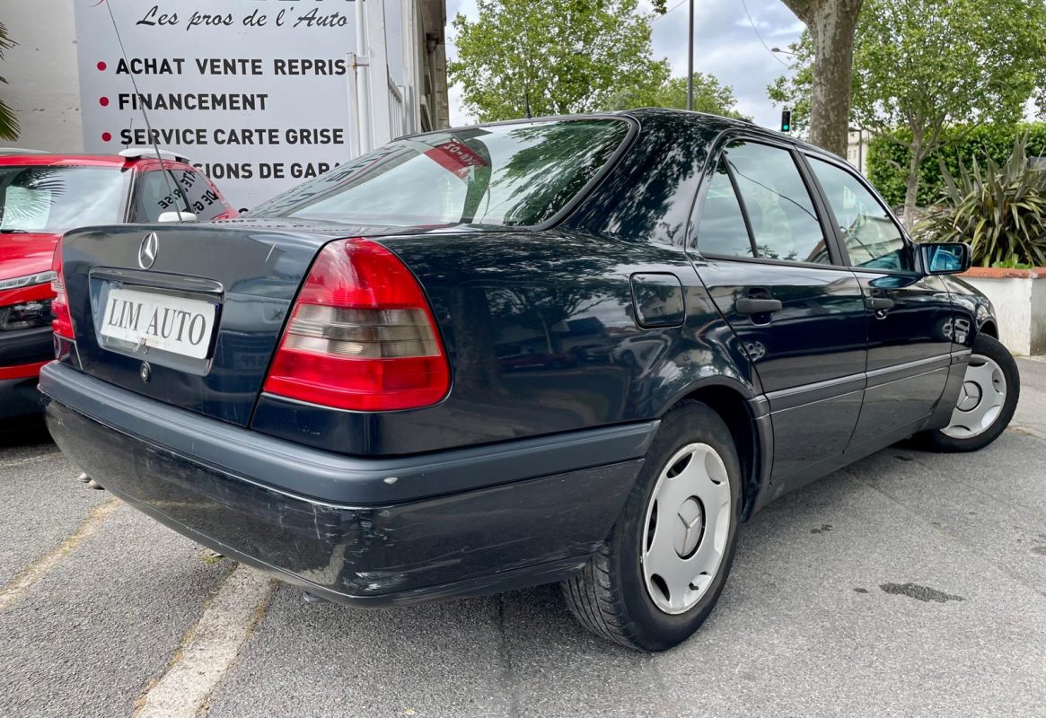 Mercedes-Benz Classe C 250TD 150ch CLASSIC BA