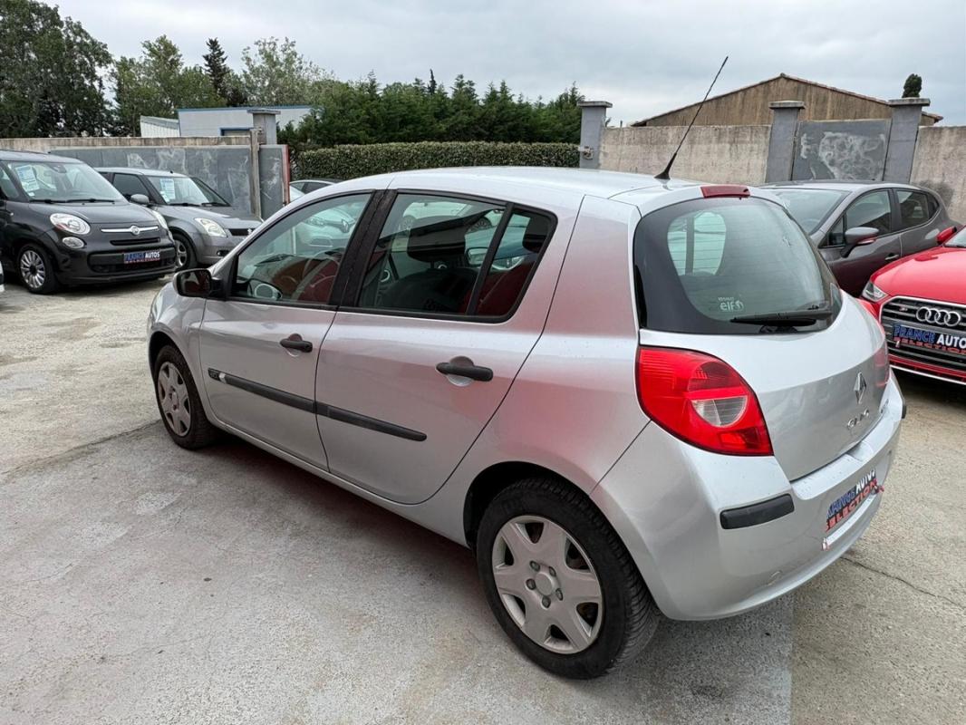 Renault Clio III 1.5L DCI 68 CHV IDEAL POUR JEUNE PERMIS | ENTIÈREMENT RÉVISÉE ET GARANTIE 12 MOIS