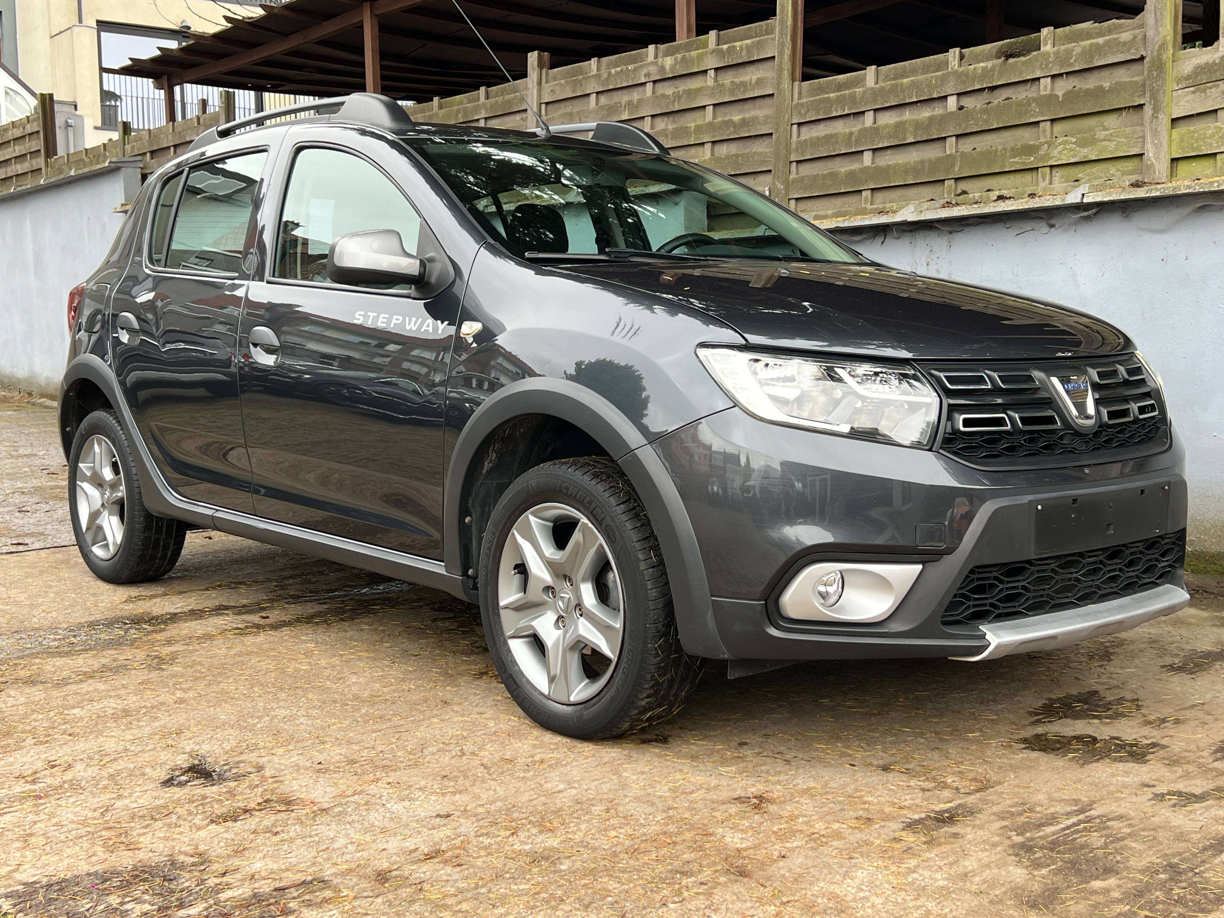 Dacia Sandero Stepway 0.9 TCe 90cv (navig airco Bluetooth 12 mois de garantie))