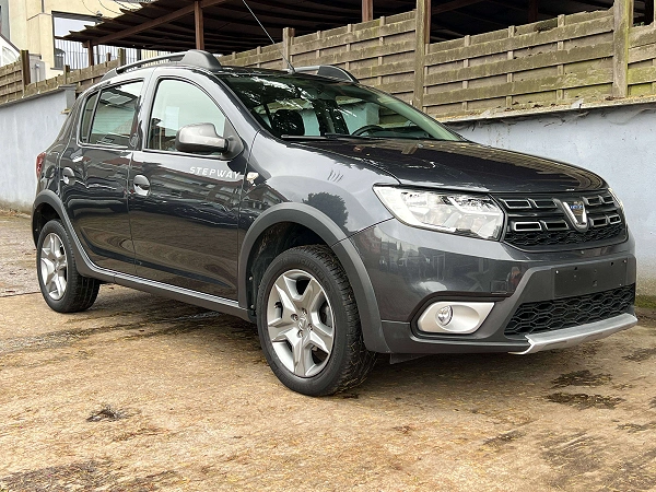 Dacia Sandero Stepway 0.9 TCe 90cv (navig airco Bluetooth 12 mois de garantie))