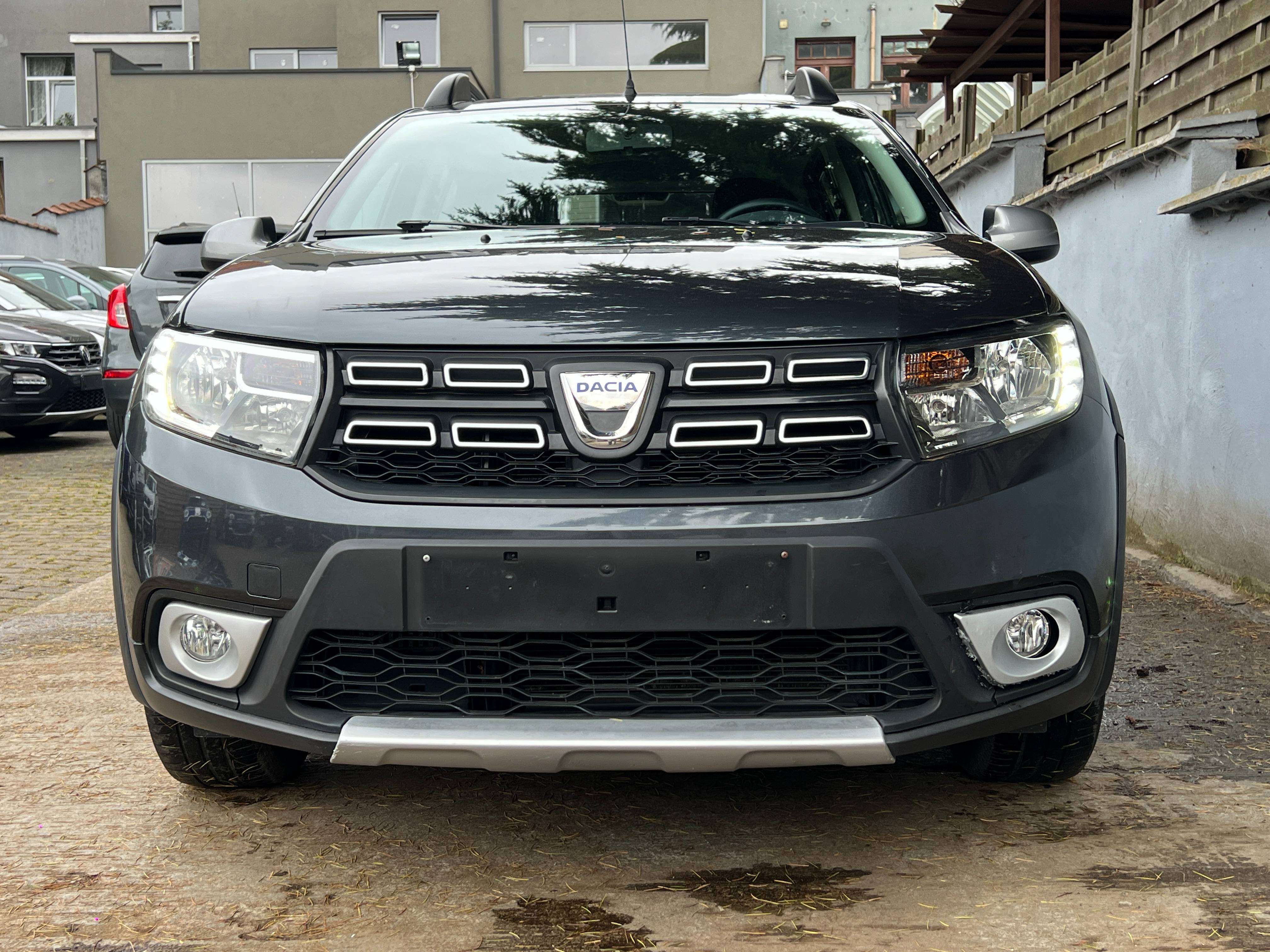 Dacia Sandero Stepway 0.9 TCe 90cv (navig airco Bluetooth 12 mois de garantie))