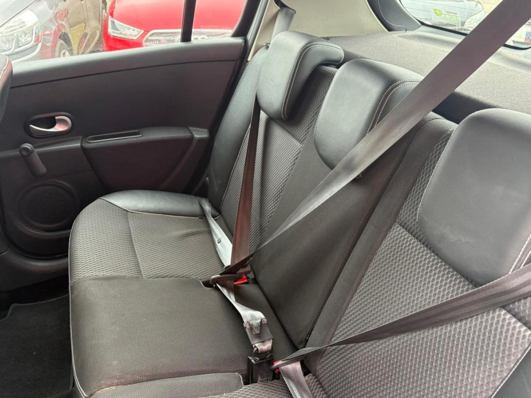 Renault Clio III 1.5L DCI 68 CHV IDEAL POUR JEUNE PERMIS | ENTIÈREMENT RÉVISÉE ET GARANTIE 12 MOIS