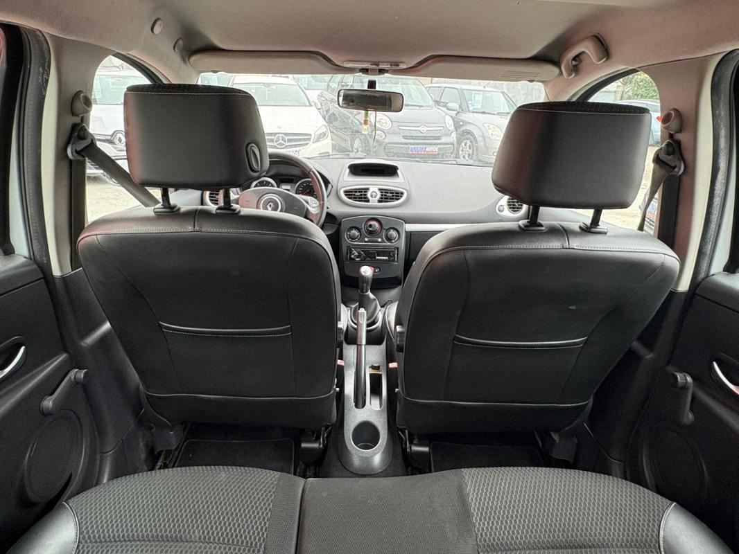 Renault Clio III 1.5L DCI 68 CHV IDEAL POUR JEUNE PERMIS | ENTIÈREMENT RÉVISÉE ET GARANTIE 12 MOIS