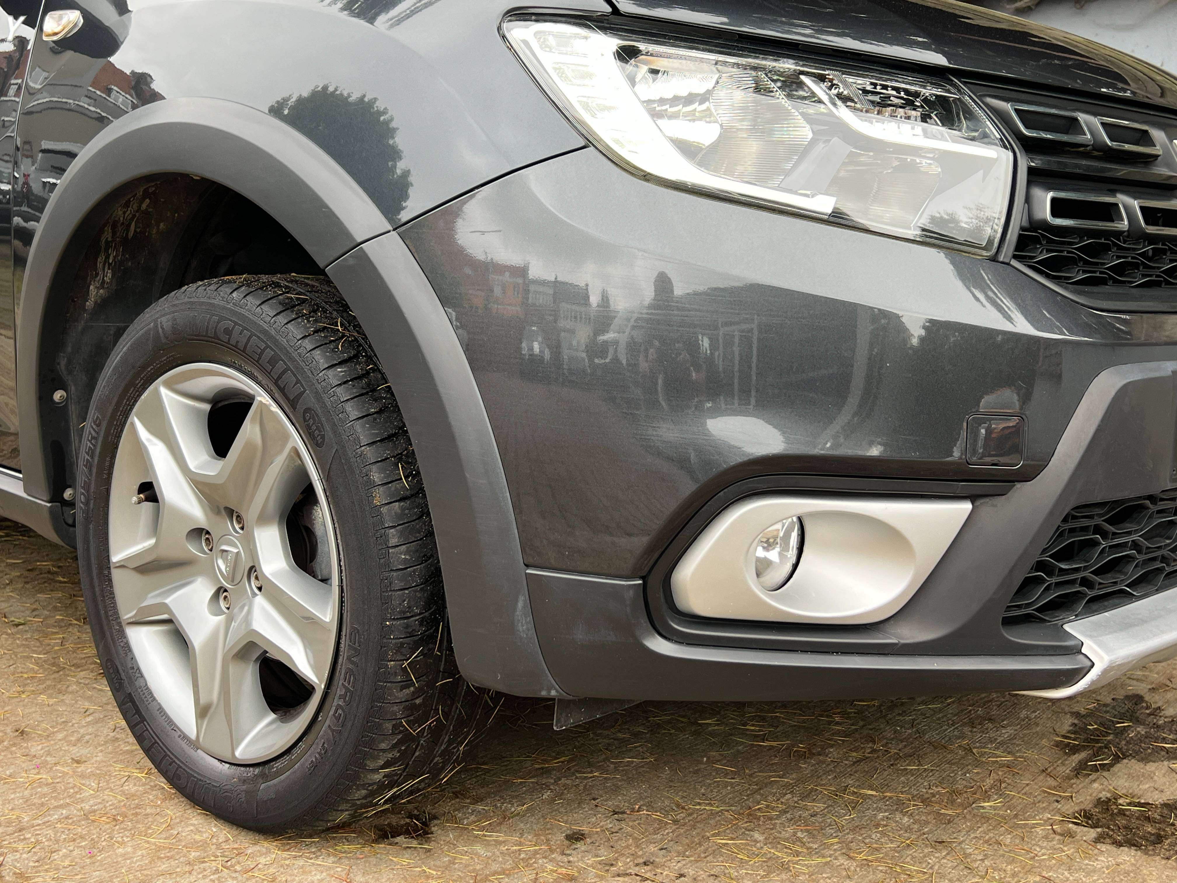 Dacia Sandero Stepway 0.9 TCe 90cv (navig airco Bluetooth 12 mois de garantie))