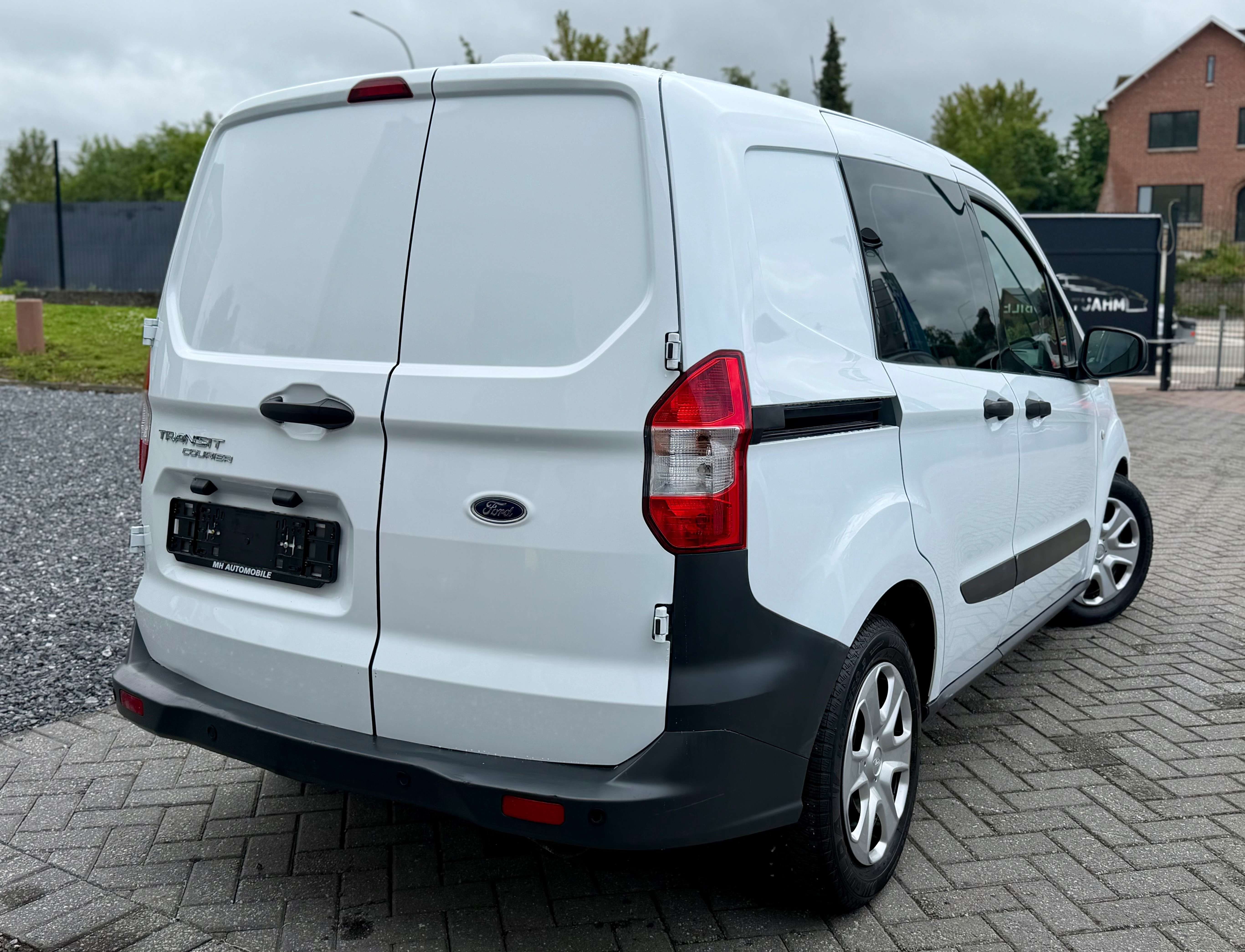 Ford Courier UTILITAIRE