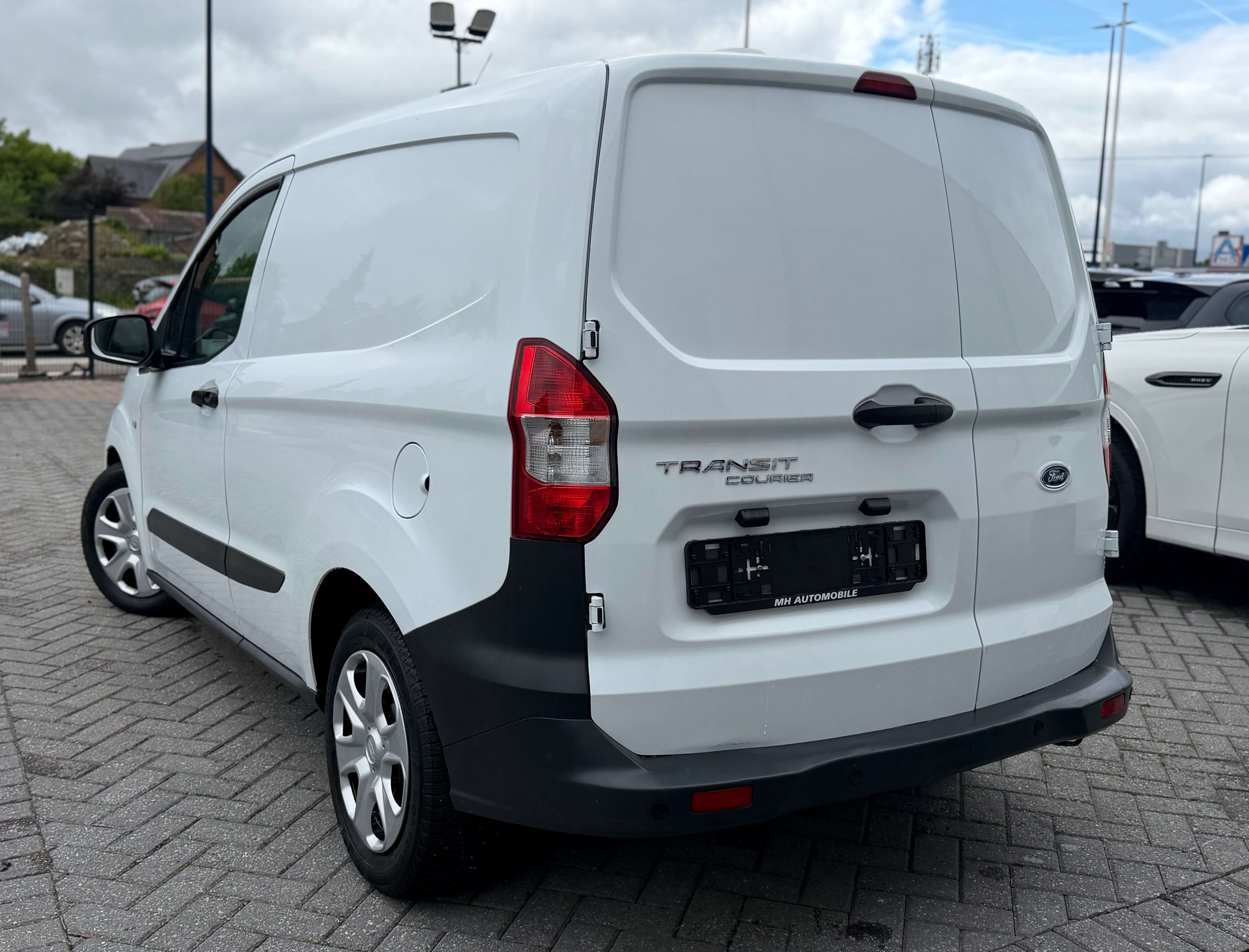 Ford Courier UTILITAIRE
